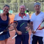 Rosario Fiorello, in vacanza a Taormina, gioca a tennis