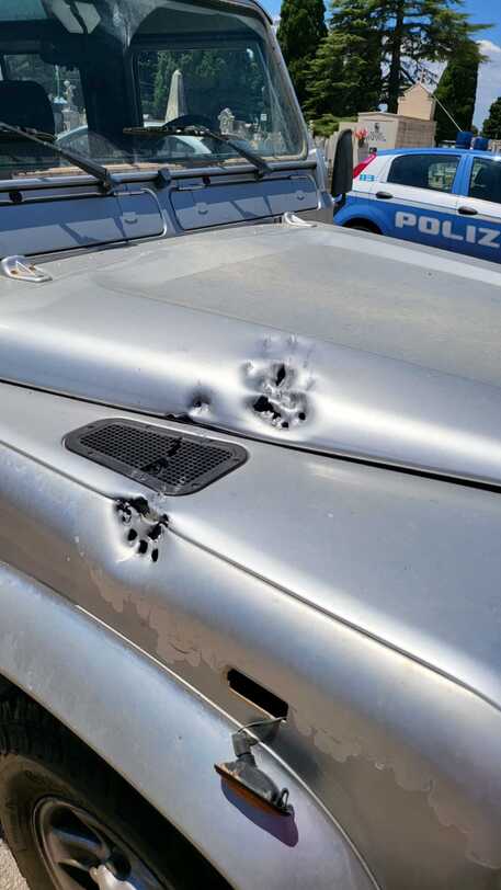 Colpi di fucile contro auto collaboratore sindaco Siracusa