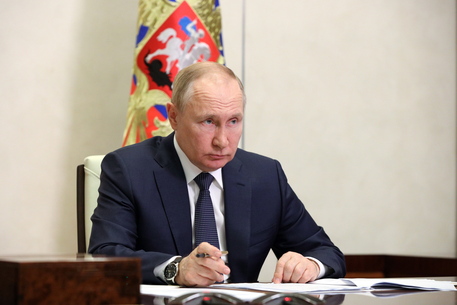 Putin arriva a Teheran per incontrare Erdogan e Raisi