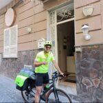 Latina-Comiso, 900 km in bici per firmare il contratto