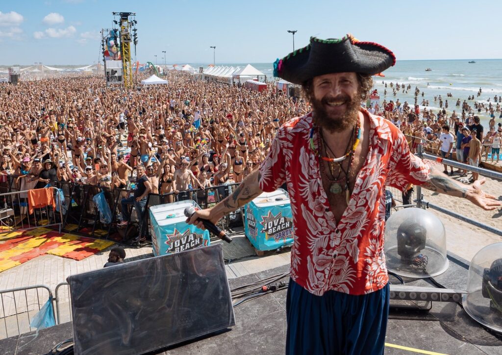 Jova Beach Party, Jovanotti: e la Sicilia? &laquo;Manca spiaggia adatta&raquo;