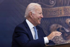 Biden ancora positivo al Covid