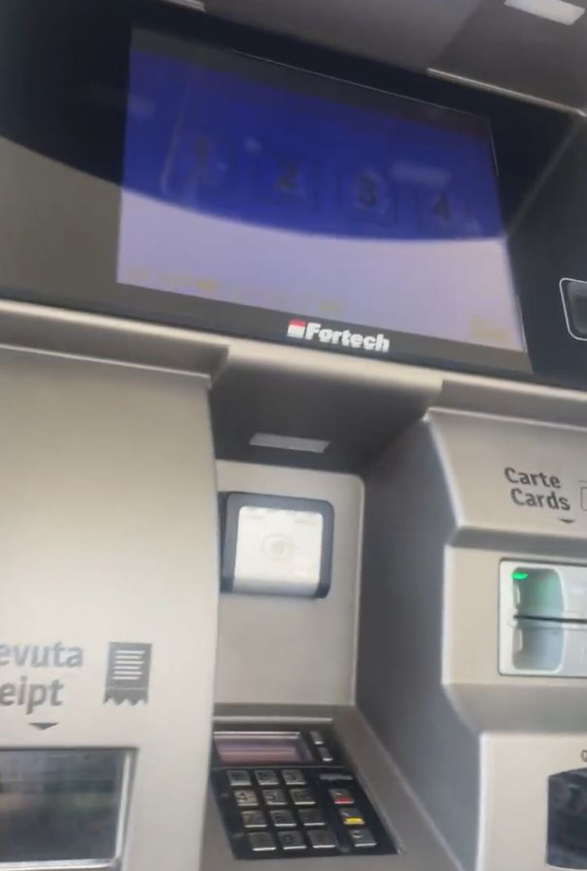 Comiso, distributore in dialetto: «Mo frà, cià mettiri autri sordi» VIDEO