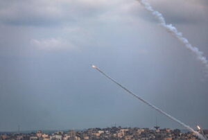 Gaza: razzi lanciati verso sud e centro Israele