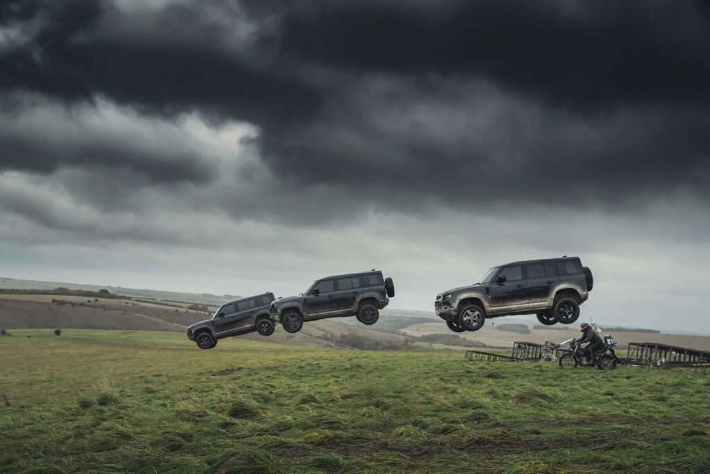All'asta Defender, Range Rover e Jaguar usate in "No Time To Die"