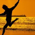 Tranquilli, c'è sempre uno pronto a darvi una pallonata in spiaggia