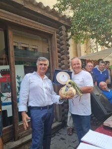 Festa della cipolla, a Giarratana una cipolla di 3 chili 100 grammi