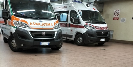 Uccide la madre e si getta dal ponte nel Biellese