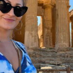 La pornostar americana Dani Daniels in vacanza ad Agrigento