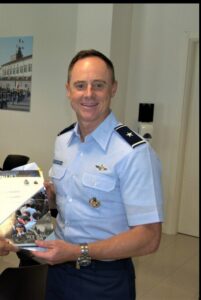 Comandante Base Usaf a genitori ragazzo, immenso dolore