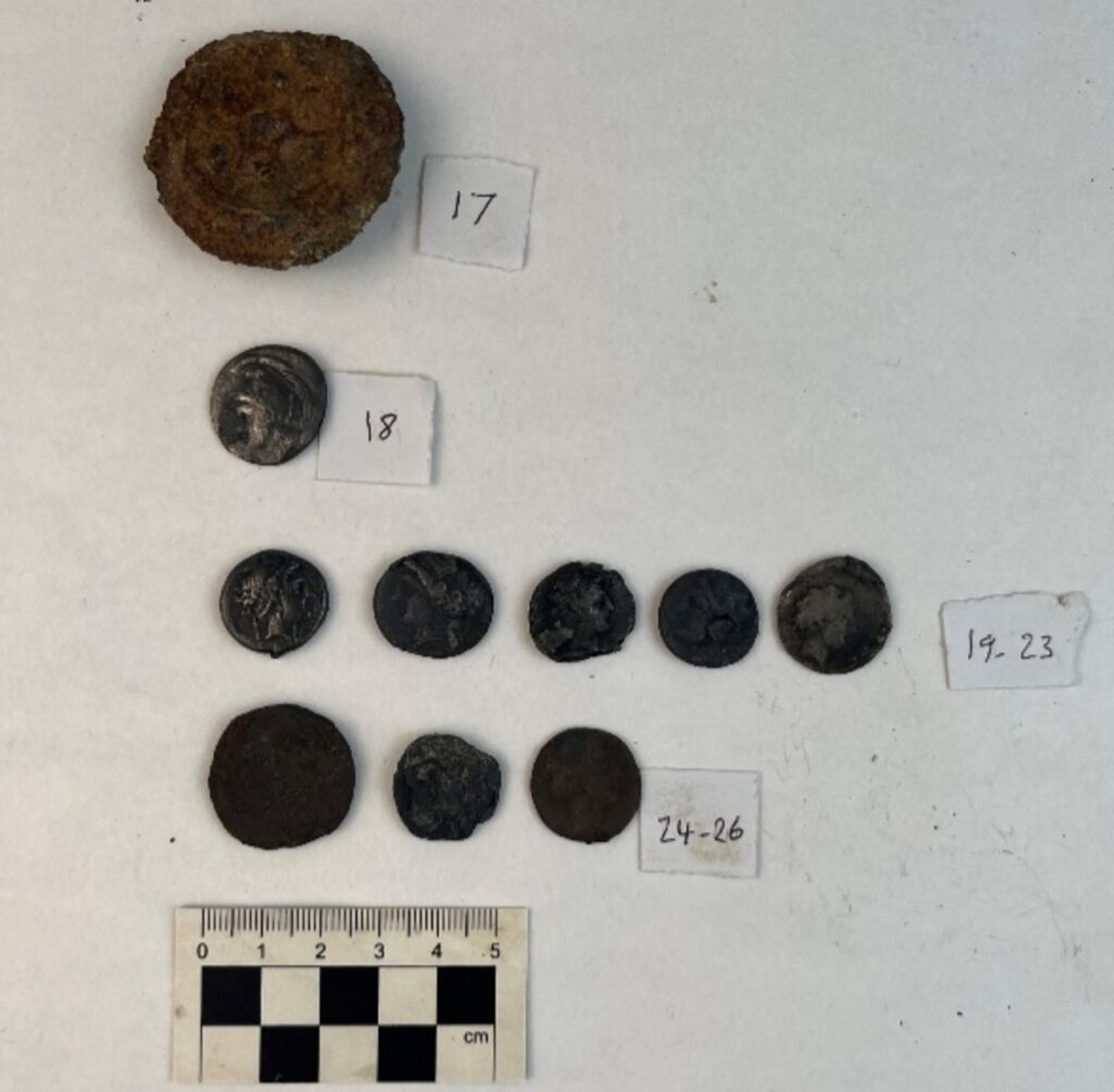 Archeologia subacquea, mare delle Egadi restituisce monete romane