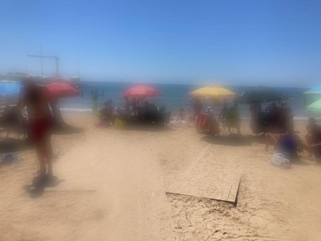 Marina di Ragusa, ecco quelli che occupano le pedane e fanno karaoke