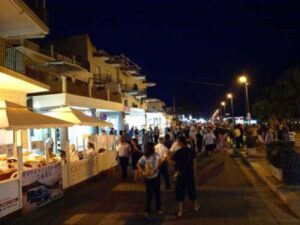 I delinquenti in centro a Marina di Ragusa, approfittando di San Giovanni