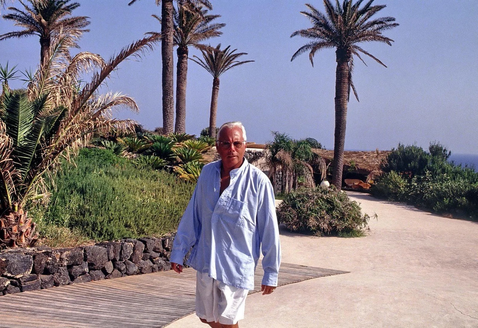 Giorgio Armani dona 500 mila euro a Pantelleria dopo i roghi