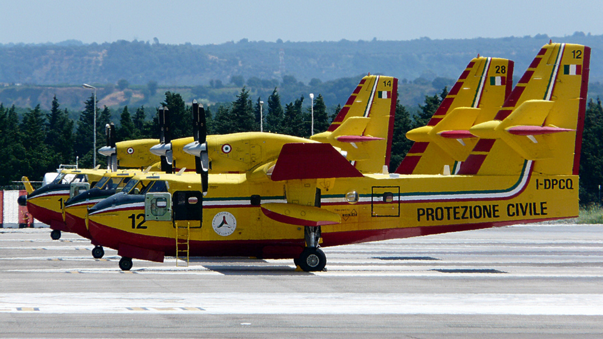 Comiso tra le basi dello squadrone anti incendi: 15 canadair, 19 elicotteri