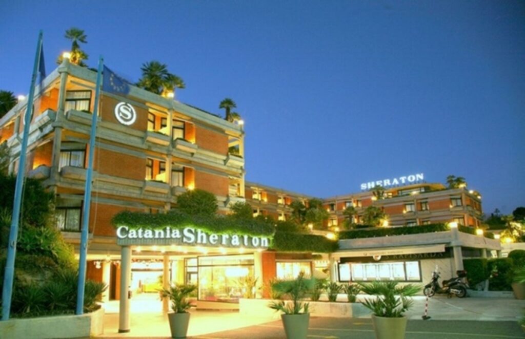 Energia, Sheraton Catania ai clienti: &laquo;Scusate se la camera non &egrave; fredda&raquo;