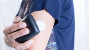 Diabete, 'cerotto' per monitoraggio glucosio riduce ricoveri