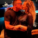 Gigi D'Alessio bacia Denise