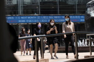 Borsa: Hong Kong giù ai minimi 2011 con spettro recessione