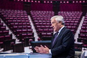 Elezioni: Tajani, astensione un pericolo per la democrazia
