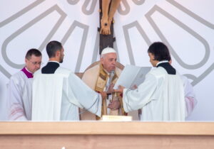 Papa: se alziamo muri ne resteremo imprigionati