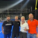 Gianluca Vacchi gioca a Padel a Ragusa