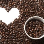 Caffè, due tazzine al giorno riducono i rischi di problemi cardiaci