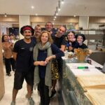 Stefania Sandrelli a cena a Marina di Ragusa nelle pause del film
