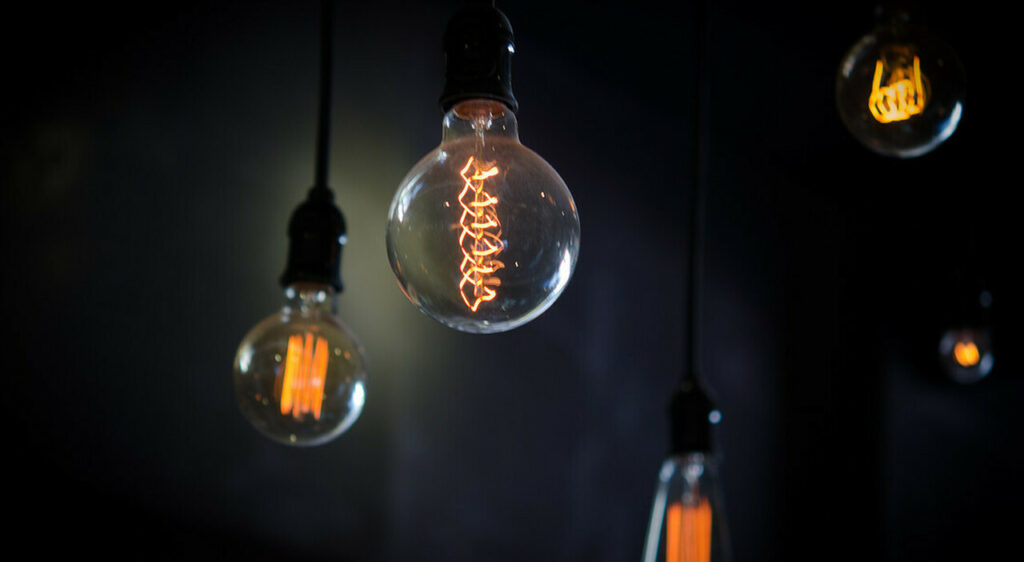 Bollette, come risparmiare con le lampadine al Led