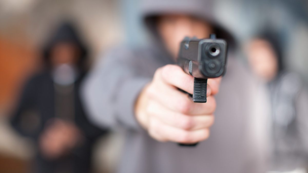Sparatoria a Comiso, grave un uomo raggiunto da 7 colpi di pistola
