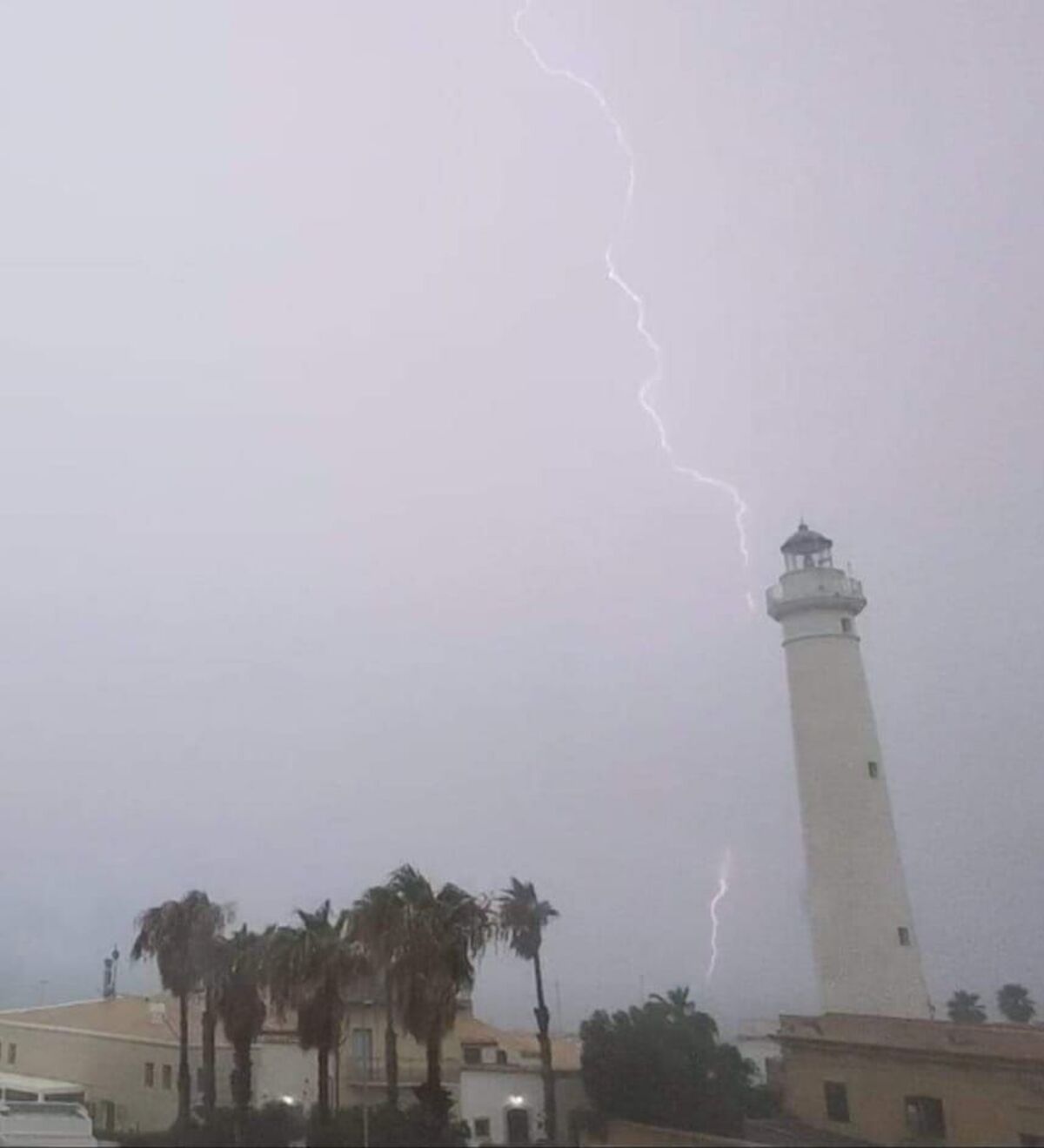 Temporali e allagamenti da Ispica a Punta Secca, i VIDEO del nubifragio