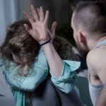 Comiso, vessava la compagnia, misura restrittiva per un giovane