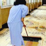 Bidella prende servizio, ha un malore e muore
