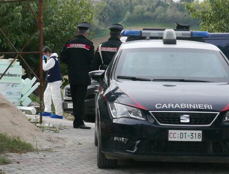Anziana accoltellata in casa, figlio sentito da CC