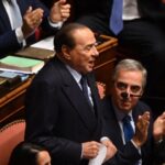 Berlusconi al Senato: "Oggi sono diventato nonno per la 17esima volta"