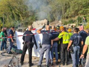 Esplosione in casa Lucca, i morti sono due, marito e moglie