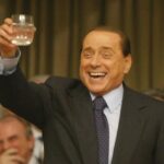 «Caro Berlusca beviti la vodka siciliana, è meglio di quella di Putin»