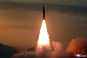 Corea Nord: Seul, lanciati almeno 10 missili a est e ovest