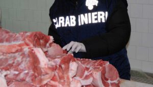 Carne non tracciata in macelleria di Ispica, arrivano i Nas