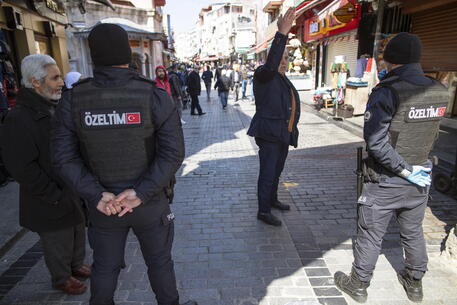 Forte esplosione nel centro di Istanbul, ‘molti feriti’