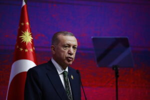 Erdogan,chi sostiene milizie curde è complice del terrorismo