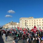 Lukoil: in migliaia in corteo a Siracusa per area di Priolo