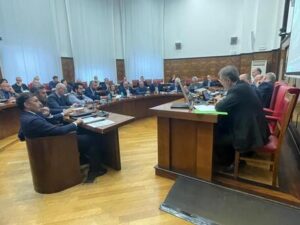 Lukoil: Cgil e Cisl, spettro chiusura sempre piÃ¹ vicino