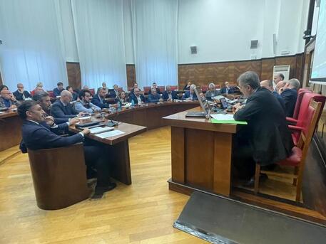 Lukoil: Cgil e Cisl, spettro chiusura sempre più vicino