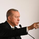 Erdogan, 'contro le forze curde non faremo solo raid aerei'