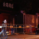 Covid: Cina, centinaia di manifestanti a Pechino e Shanghai
