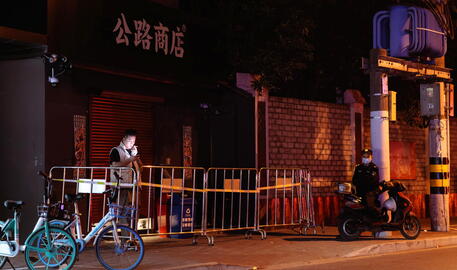 Covid: Cina, centinaia di manifestanti a Pechino e Shanghai