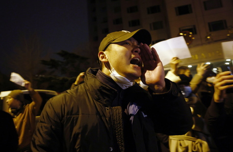 Covid: Cina, la protesta si allarga anche a Wuhan