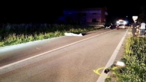 Camminava sul ciglio della strada, travolto e ucciso su Ispica-Rosolini