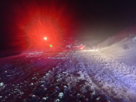 Scialpinista muore sotto valanga in val Senales